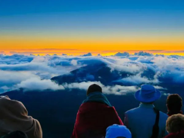 ハレアカラ山頂で夕日鑑賞