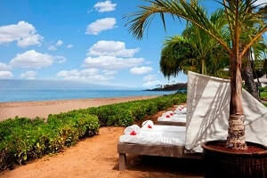 【ホテル前ビーチ】カアナパリビーチは穏やかなビーチでのんびりするのにぴったり